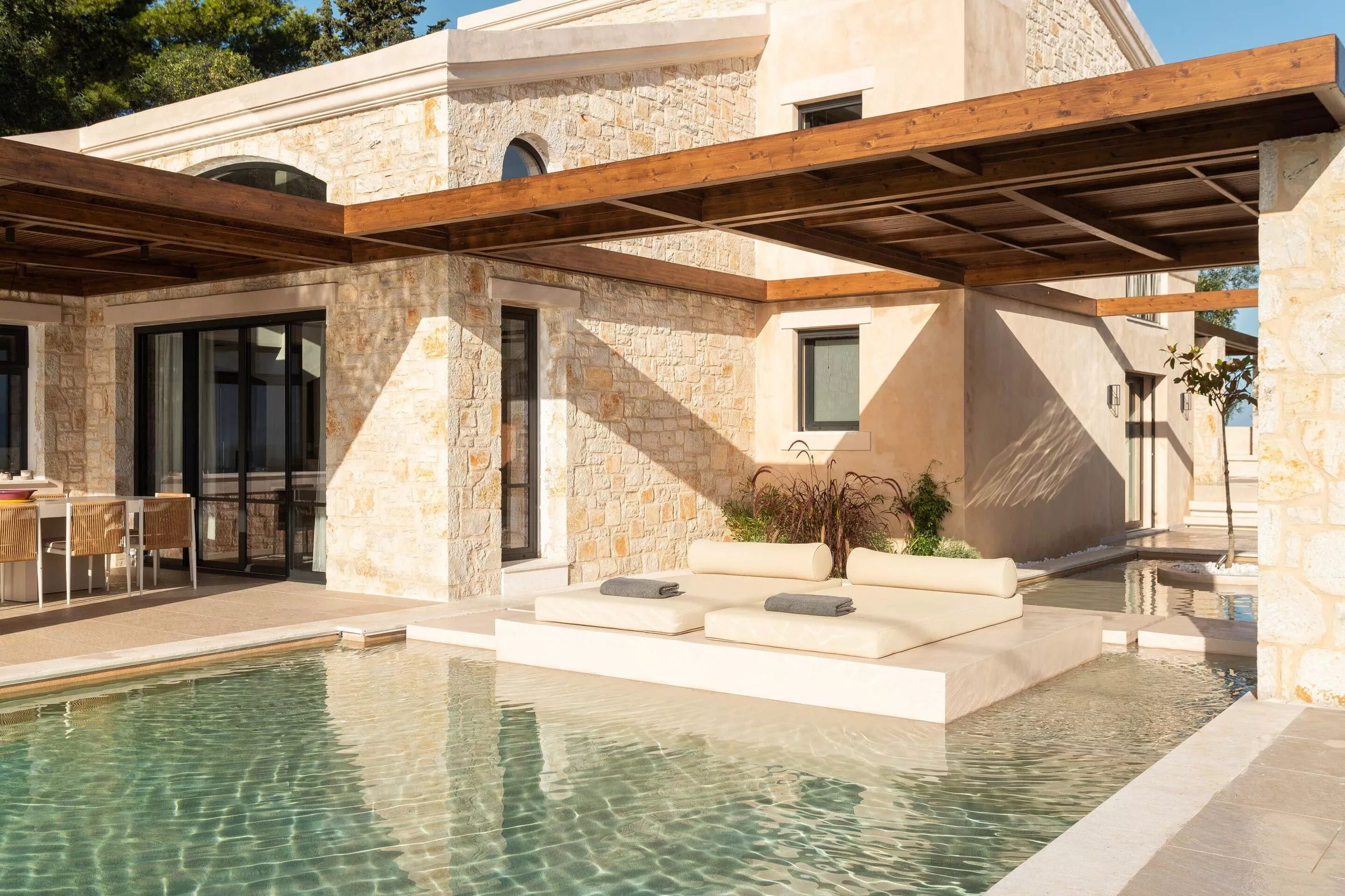 Experience Opulence: Luxury Villas Greece Le Collectionist
